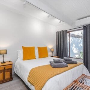 Sunflower | Paarl Self-Catering @ Gim