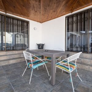 Sunflower | Paarl Self-Catering @ Gim