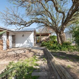 Sunflower | Paarl Self-Catering @ Gim